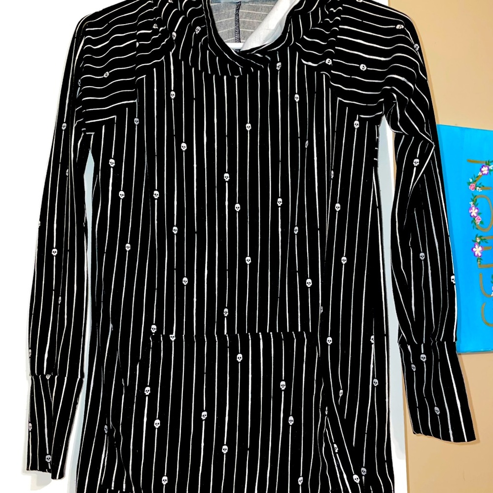 Lularoe skull Amber hoodie